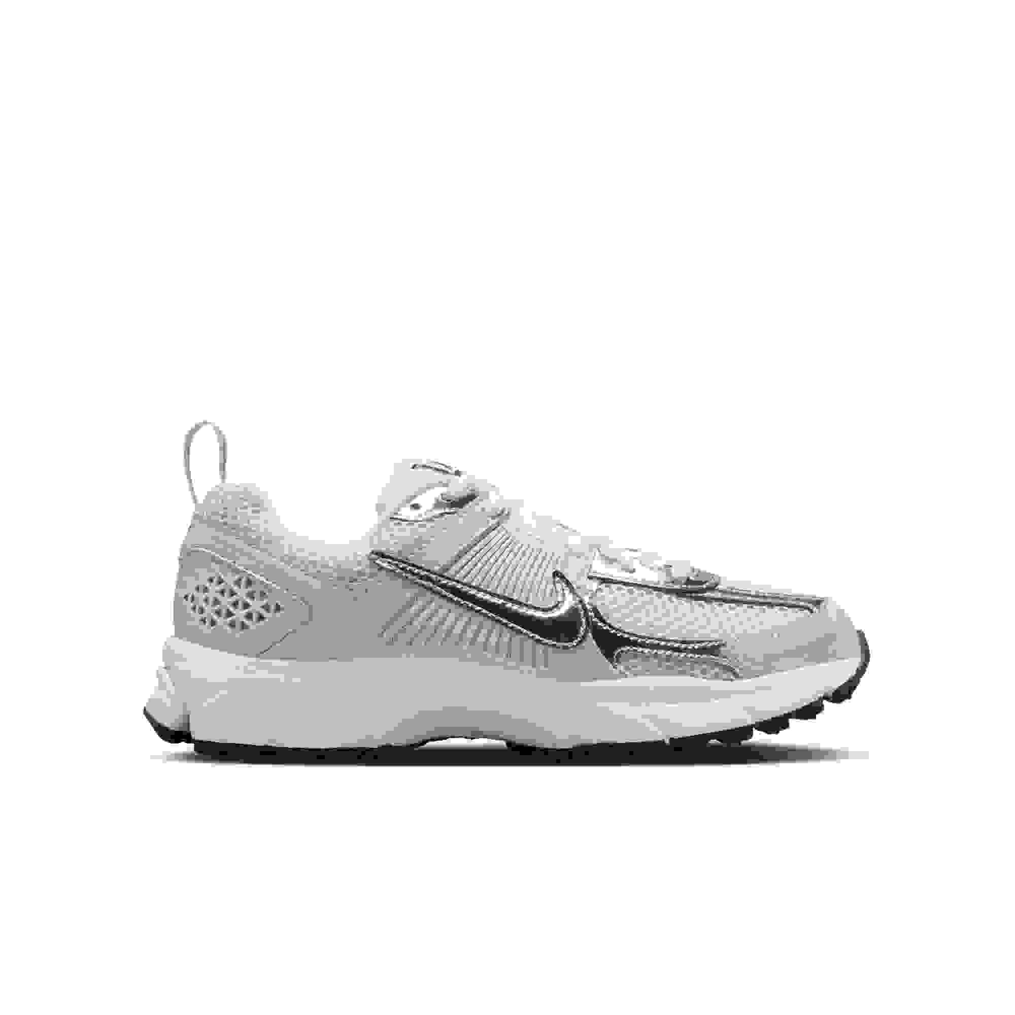Nike Vomero 5 Grade School Boys' "Photon Dust/Chrome/Gridiron/Sail" Shoe
